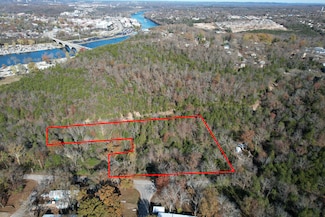 000 Lakeview Dr, Hollister, MO 65672