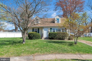 7 Penn Ct, Ewing, NJ 08628