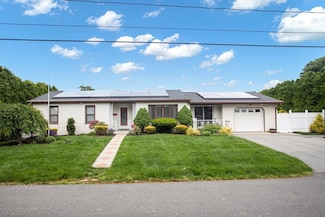 136 Maryland Ave, Somerset, MA 02726