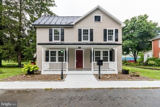 341 E 1st Ave, Charles Town, WV 25414