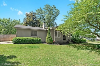 9125 Mandon Rd, White Lake Charter Township, MI 48386