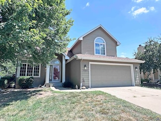 5724 SW Westport Cir, Topeka, KS 66614