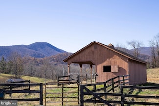 38 Bear Wallow Rd, Huntly, VA 22640