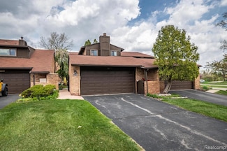 2210 Bordeaux St, West Bloomfield, MI 48323
