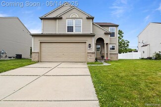 1813 Shepherds Dr, Troy, MI 48084