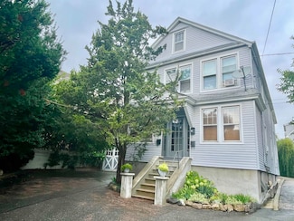 187 W 30th St Unit 3, Bayonne, NJ 07002