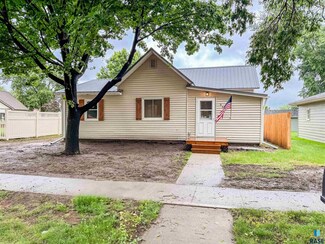 340 N Juniper Ave, Parker, SD 57053