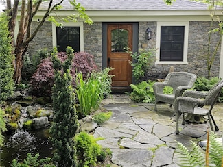 45 Third St, Newport, RI 02840