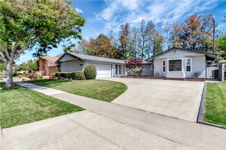 3242 Yellowtail Dr, Los Alamitos, CA 90720
