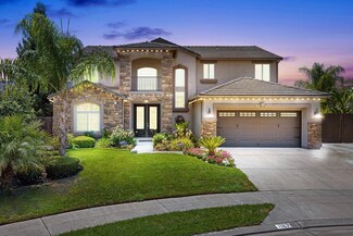 1167 E Via Marbella Dr, Fresno, CA 93730