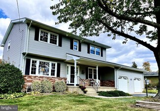 9 Periwinkle Ln, Trenton, NJ 08619