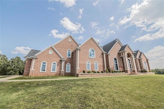 6708 Brown Ln, Poplar Bluff, MO 63901