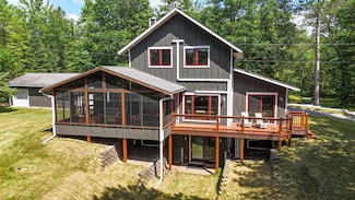 7999 Stolp Rd, Minocqua, WI 54548