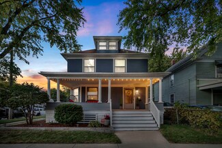 383 Spruce St, Aurora, IL 60506