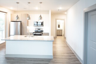 707 Seale St Unit 323, Dallas, TX 75208