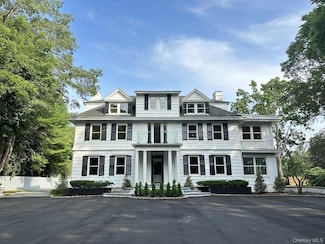 87 Wheatley Rd, Old Westbury, NY 11568