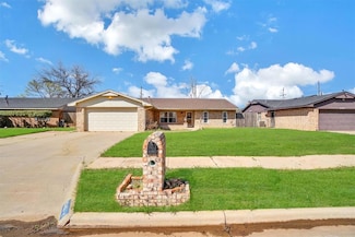 613 Comanche Trail, Altus, OK 73521