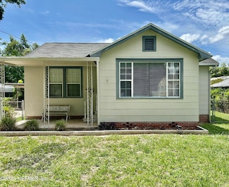 7128 Lucky Dr W, Jacksonville, FL 32208