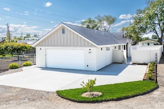 1415 Lury Ln, Caldwell, ID 83605