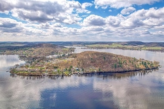W11549 Island View Ct, Lodi, WI 53555
