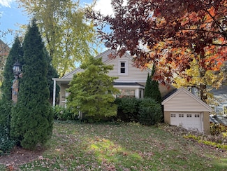 327 Euclid Ave, Highwood, IL 60040