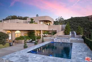 415 Stunt Rd, Calabasas, CA 91302