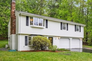 81 Upton St, Grafton, MA 01519