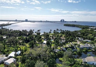 1109 Sixth Way, North Fort Myers, FL 33903
