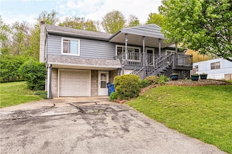311 S 7th St, Youngwood, PA 15697