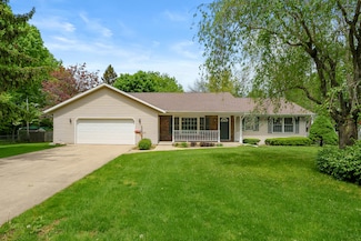 220 W South St, Vicksburg, MI 49097