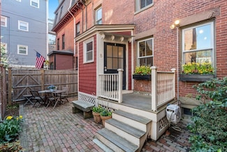 5R Salem St, Boston, MA 02129