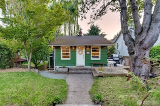 9741 Densmore Ave N, Seattle, WA 98103