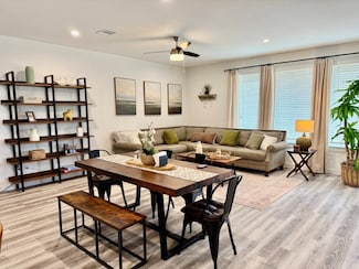3235 Creston Gate Dr, Houston, TX 77047