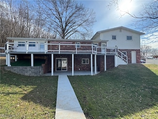 943 Pine St, Belpre, OH 45714