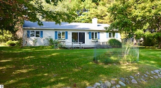 4213 E Oxford Dr, Leland, MI 49654