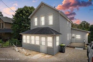 51 Woodlawn Ave, Mountain Top, PA 18707