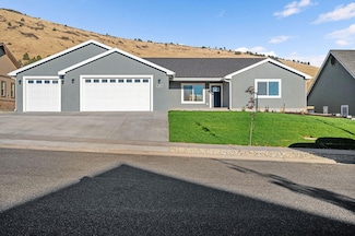 225 Skyridge Dr, Klamath Falls, OR 97603