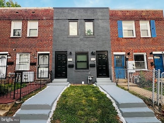 1447 Holbrook St NE, Washington, DC 20002
