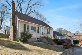39 Goethe St, West Roxbury, MA 02132