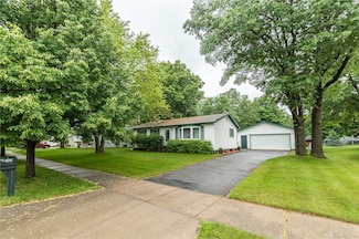 3159 Phoenix Ave, Eau Claire, WI 54703
