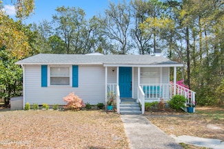 214 NE 64th St, Oak Island, NC 28465