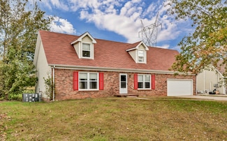 1571 Barrett Dr, Clarksville, TN 37043