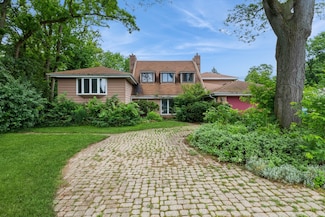 604 E Camp Mcdonald Rd, Prospect Heights, IL 60070