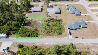 662/664 Chestnut St E, Lehigh Acres, FL 33974