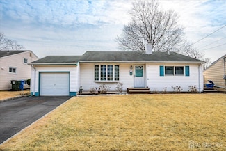 55 Cameo Place, Colonia, NJ 07067