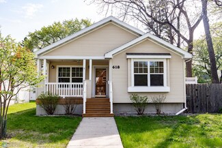 618 10th St S, Fargo, ND 58103