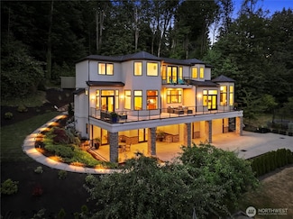 8246 W Mercer Way, Mercer Island, WA 98040