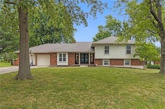404 E 7th St, Kearney, MO 64060