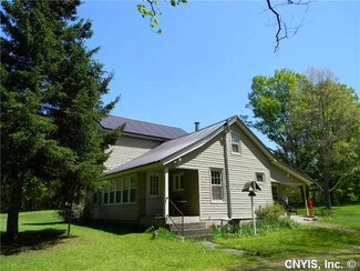 910 N Railroad St, Parish, NY 13131