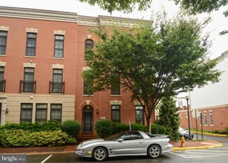 470 Harbor Side St, Woodbridge, VA 22191